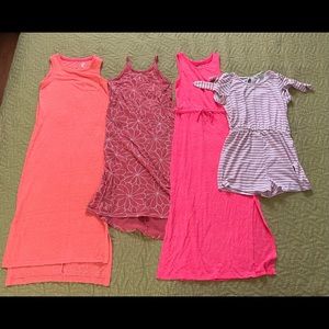 Girl’s Sizs 6/7 Clothes Bundle More in Pictures